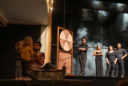 Improvisación e interactividad: el concierto "Brincando em Cena" reinventa la ópera en el escenario del Theatro São Pedro.