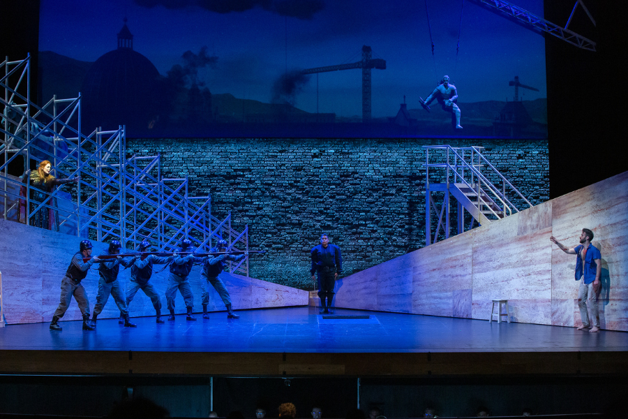 En su 37° aniversario, el Teatro Metropolitano presenta una producción de «Tosca» bajo la mirada de Pedro Salazar